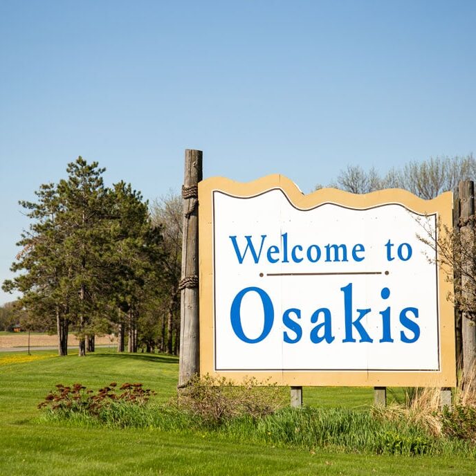 Welcome to Osakis sign
